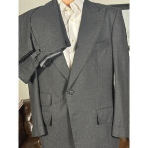 Tom Ford Charcoal Flannel 2 Piece Peak Lapel Suit 52IT 42R US 36x31 Trousers EUC